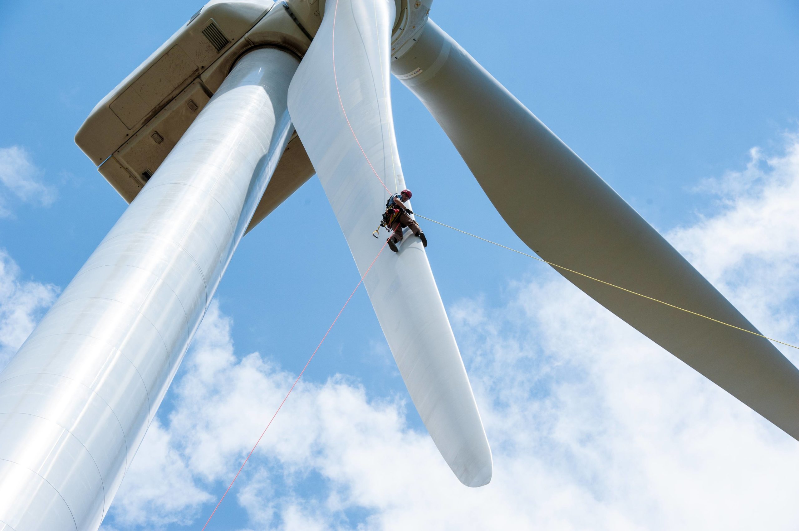 how-do-wind-turbines-work-energy-tracker-asia