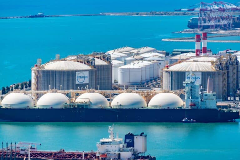 Japan To Buy ‘Record Amounts’ of LNG From US After Trump and Ishiba Meet